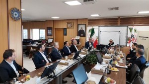 مدیرعامل ذوب آهن با مسئولین بانك صادرات استان اصفهان به گفتگو نشست