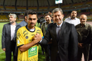 قهرمانی تراکتور سپاهان را متحد کرد!