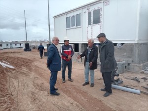 بازدید معاون طرح و توسعه از روند احداث پست سیار بروجن دو