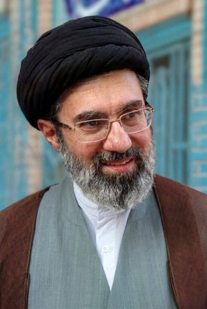 پیام رهبر انقلاب اسلامی به مناسبت روز کارگر و روز معلم