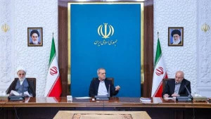 رئیس جمهور: وزارتخانه‌ها موظف به خرید و نصب پنل‌های خورشیدی هستند
