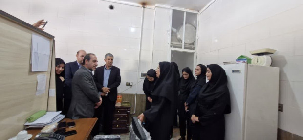 بازدید معاون سیاسی و اجتماعی استاندار اصفهان از خیریه بانوان سمیرمی