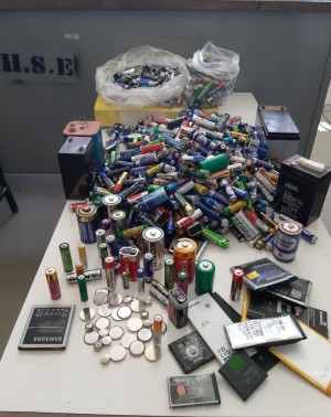 جمع‌آوری و ارسال بیش از ۱۳۰۰ عدد باتری مستعمل برای بازیافت