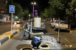 مرئی سازی و هم سطح سازی دریچه های منهول فاضلاب خیابان اصلی شهر اردستان