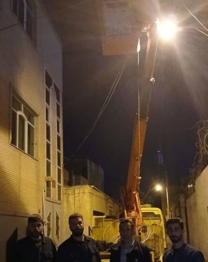 جهادگران شرکت توزیع برق اصفهان شبانه روز پای کار مردم