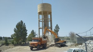 احداث مخزن۲هزارمترمکعبی، راهکار رفع کم‌فشاری آب پنج روستای ورزنه