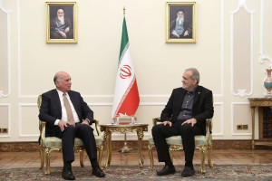 برای پیشرفت ملت ایران از کسی اجازه نمی‌گیریم
