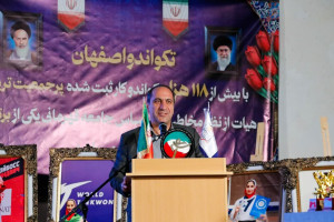 حمایت از قهرمانان و توسعه ورزش همگانی در اولویت برنامه‌های استان است