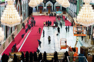 حرم امام حسین سرخ‌پوش شد