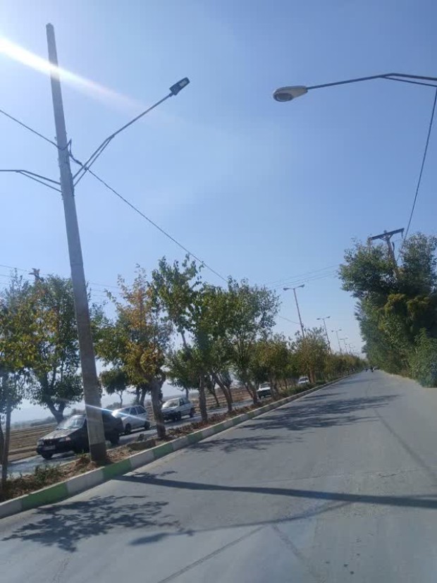 بهسازی شبکه روشنایی بلوارهای شهید فهمیده و شهید ریاحی زرین‌شهر با تبدیل کابل زمینی به خودنگهدار