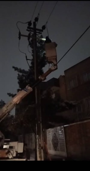 خدمت‌رسانی بی‌وقفه همکاران شرکت توزیع برق اصفهان