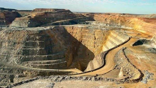 خط و نشان دادستان اصفهان برای معادن استان